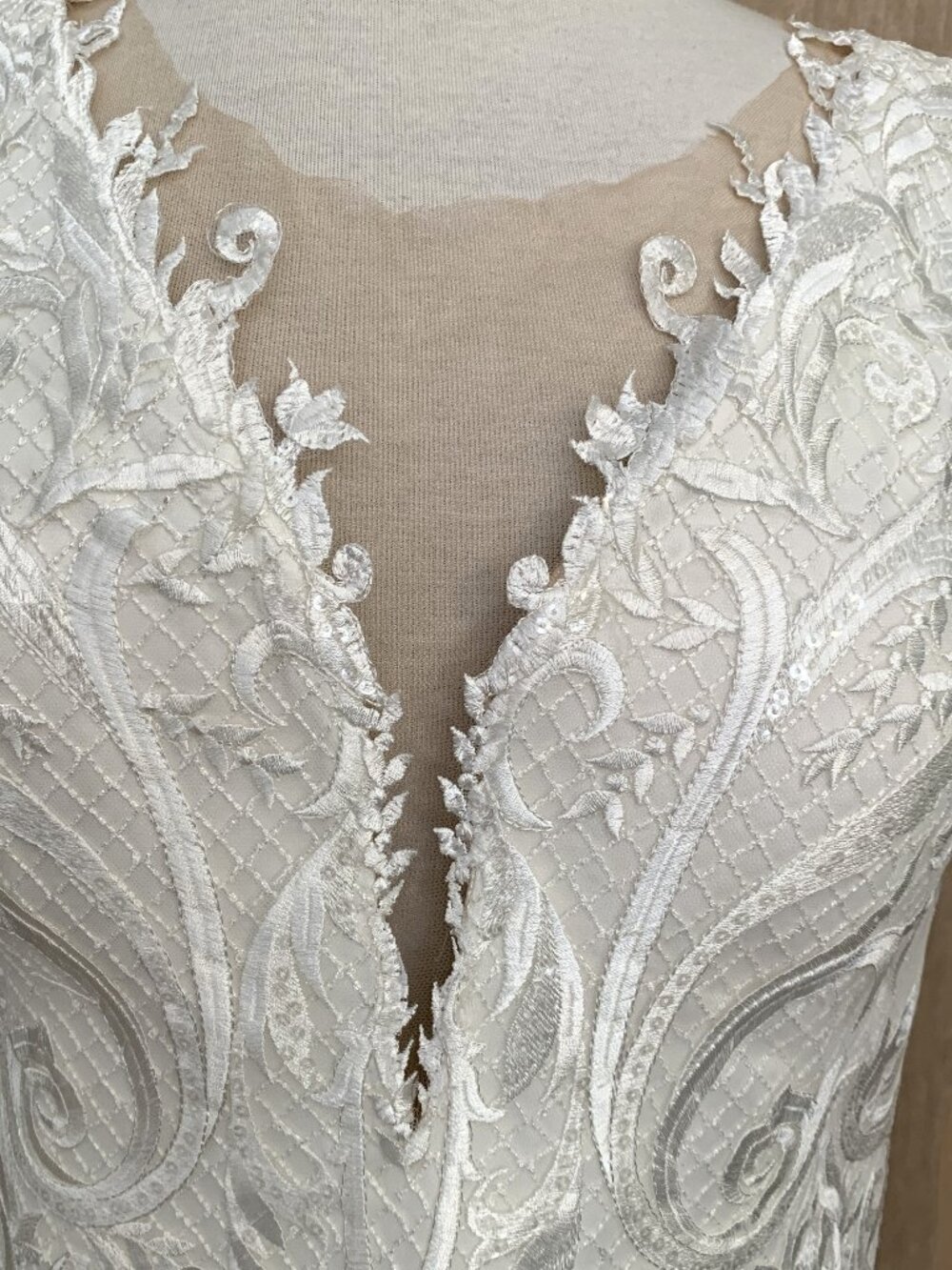 Jana Ann Couture White Lace Bustier Top with Illusion sleeves | Size 16 - Picture 8 of 11